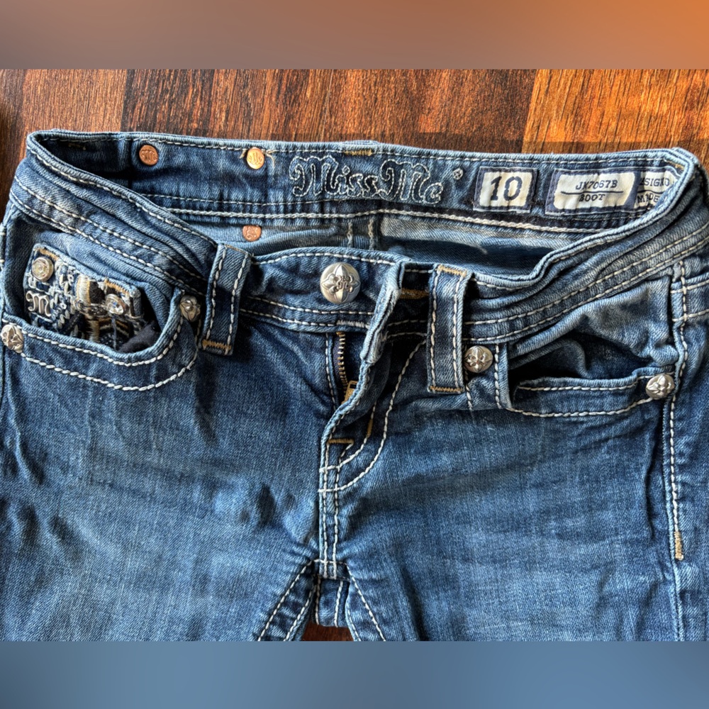 Miss Me Girls Blue Jeans with Embellished Pockets - Picture 7 of 11